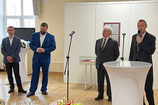 Руководство РГГУ поздравило женщин с наступающим праздником 8 Марта