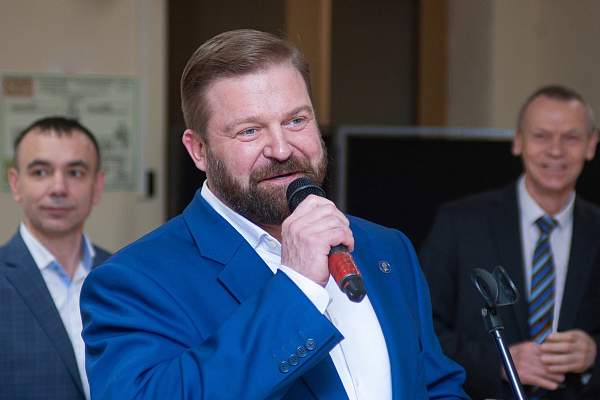 Руководство РГГУ поздравило женщин с наступающим праздником 8 Марта