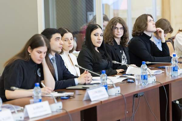 РГГУ и Общественная палата обсудили вклад Фиделя Кастро в построение многополярного мира