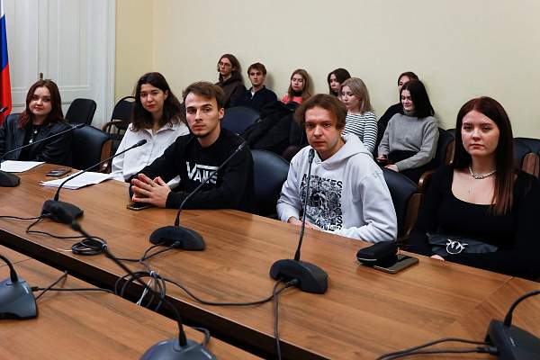 В РГГУ обсудили проблематику современных международных отношений 