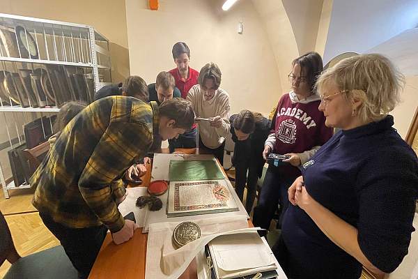 Экскурсия студентов ФАД РГГУ в Отдел рукописей РГБ