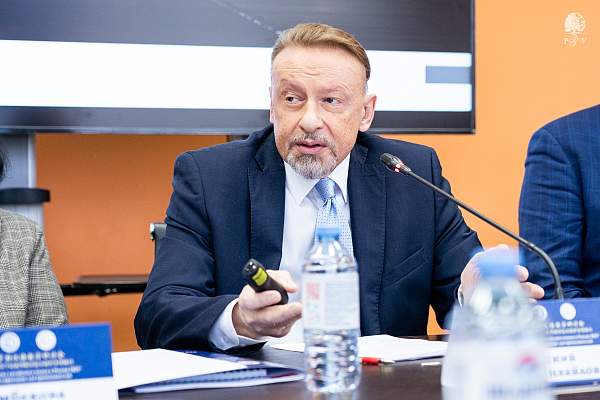 Учим учить: в РГГУ прошла конференция о преподавании китайского языка в России