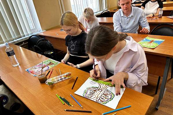 Студенты организовали арт-терапевтический вечер «Эмоции в красках»