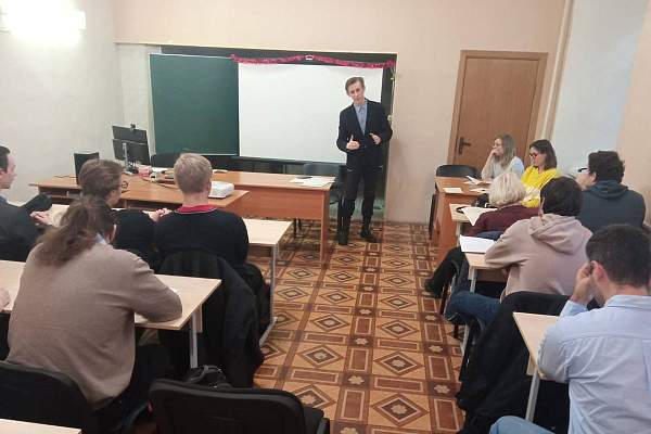 Студенческий семинар «Историко-документальное наследие по истории Франции в архивах, музеях, библиотеках России»