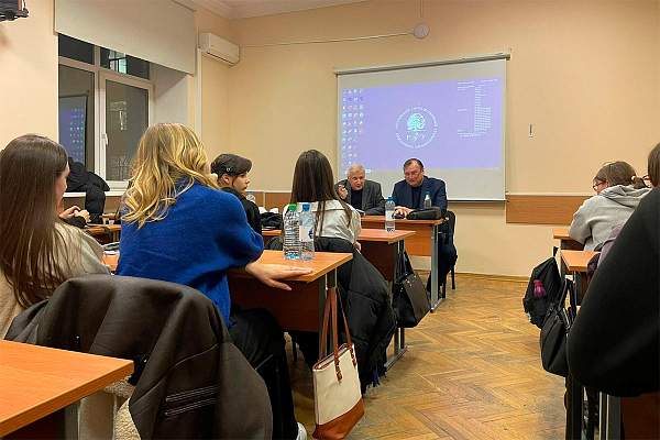 На юридическом факультете ИЭУП состоялась встреча с известным советским и российским государствоведом, доктором юридических наук, профессором А.Г.  Пархоменко