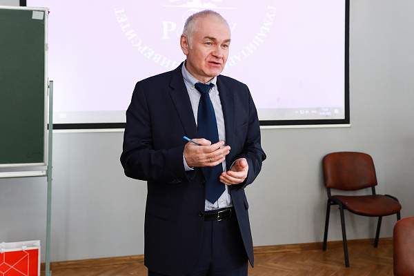 Состоялась защита итоговых проектов семинара «Основы фармкоммуникаций»