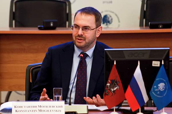 Международный футурологический форум в РГГУ объединил ведущих экспертов по развитию некоммерческих организаций и представителей университетов БРИКС + и СНГ