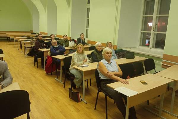 Студенты и преподаватели РГГУ обсудили историю и современное состояние знаменитых замков Луары