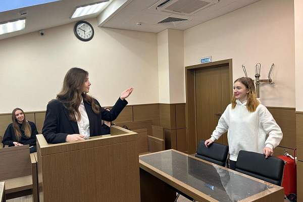 На юридическом факультете ИЭУП РГГУ состоялись выездные занятия в Черемушкинском районном суде г. Москвы