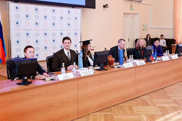 В РГГУ прошло заседание ученого совета, посвященное присуждению звания Почетного доктора