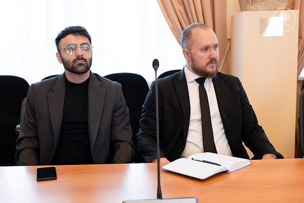 Андрей Логинов обсудил приоритеты развития РГГУ с коллективом Института евразийских и восточных исследований