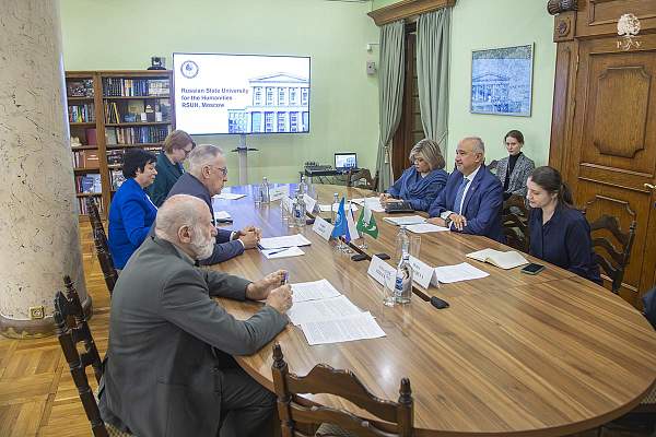 Новый импульс российско-пакистанским отношениям: в РГГУ обсудили гуманитарное сотрудничество