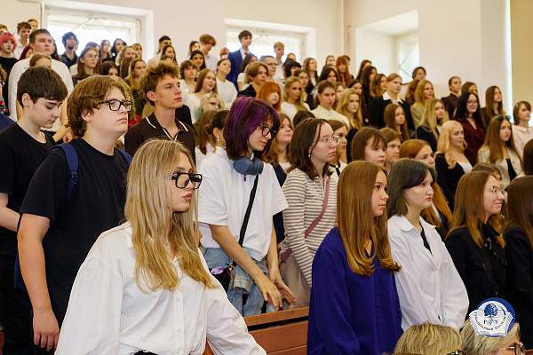 День знаний в Гуманитарном колледже: праздник, с которого начинается студенческая жизнь