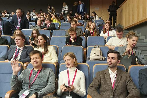 Студенты и преподаватели ИИНТБ РГГУ приняли участие в работе круглого стола «Цифровые международные отношения»