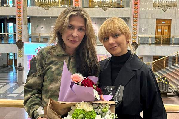 Студенты юридического факультета РГГУ посетили открытие выставки художницы Юлии Толстоусовой «Люди, опаленные войной» в Музее Победы