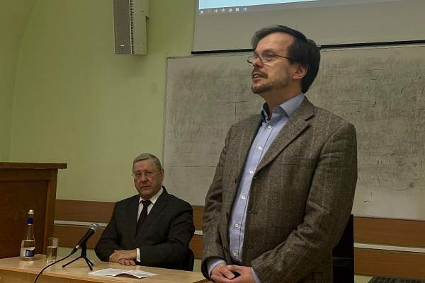 В РГГУ состоялась лекция Андрея Николаевича Артизова