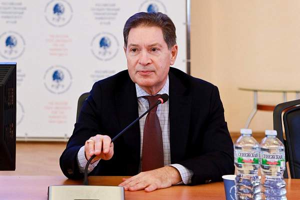 РГГУ посетил ветеран внешней разведки Андрей Безруков