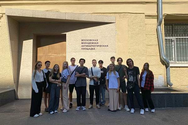 Студенты-первокурсники юридического факультета ИЭУП посетили Московскую молодёжную антинаркотическую площадку