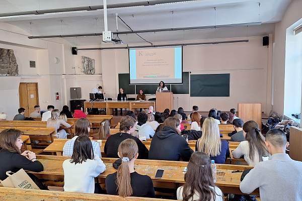 Состоялся ежегодный межвузовский студенческий круглый стол на тему «Проблемы правового регулирования финансовой деятельности России в условиях цифровизации»