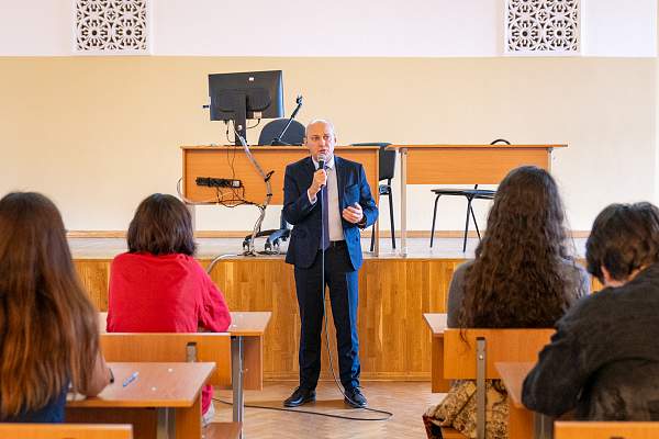 Встреча руководства университета с иностранными студентами