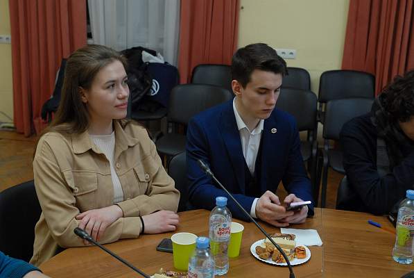 Историю праздника 8 марта обсудили в рамках СНО «Советская повседневность»