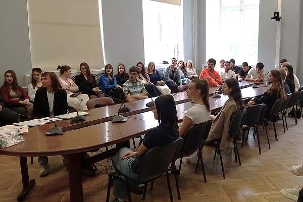 Антикоррупционная оговорка: как она поможет защититься от недобросовестного контрагента. Практические навыки молодого юриста