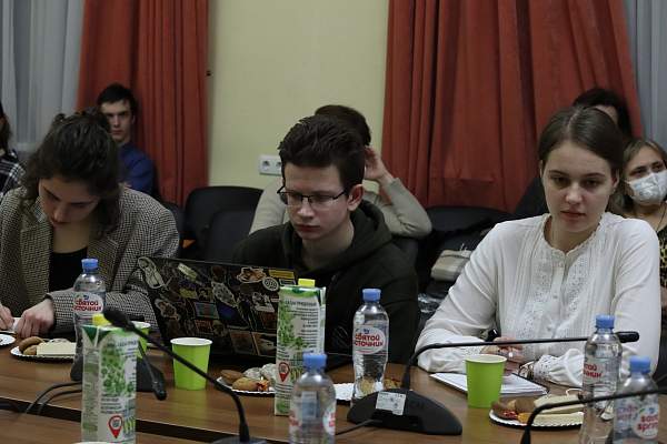 На совместном заседании СНО «Советская повседневность» и «Лаборатории новой локальной истории» обсудили историю Канала имени Москвы.