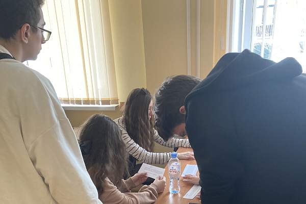 На юридическом факультете состоялась правовая квест-игра «Потребитель! Знай свои права!»