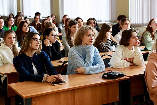 Русский язык в Испании: как прошла лекция Рафаэля Гусмана в РГГУ