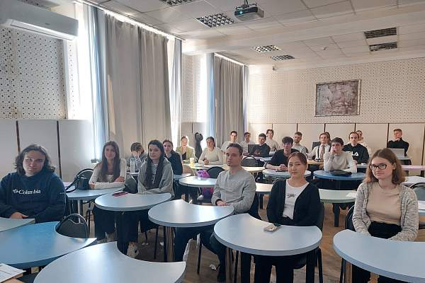 На юридическом факультете ИЭУП состоялась публичная лекция «Противодействие деструктивному воздействию в цифровой среде»