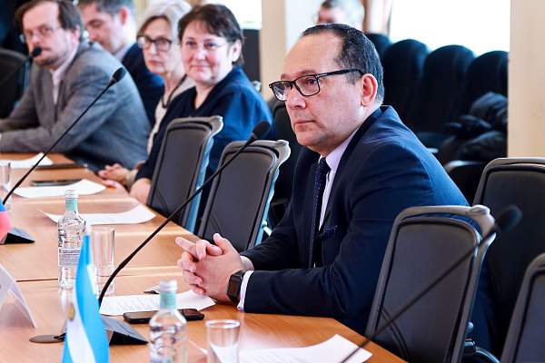 В РГГУ прошло заседание ученого совета, посвященное присуждению звания Почетного доктора