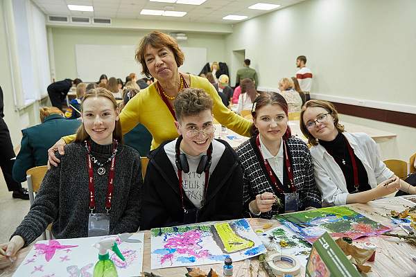 Студенты РГГУ на II Международной студенческой научно-практической конференции «Туризм: новые вызовы, новые горизонты»