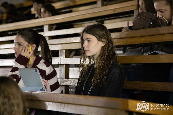 «Создавать искусство из ничего»: правила успешного копирайтера