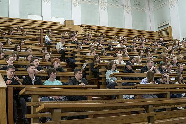 Цифровизация призывной системы: военная прокуратура разъяснила студентам РГГУ новые правила призыва