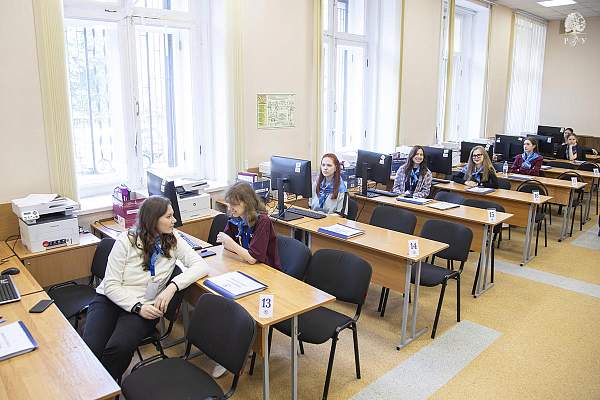 20 июня в 10:00 стартовала подача документов в РГГУ, очно и онлайн