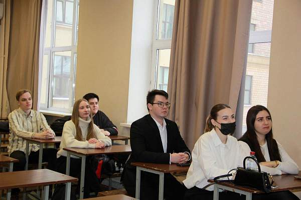 Диалог на равных «Меры социальной поддержки и государственной социальной помощи обучающимся ВУЗов и иным категориям граждан»