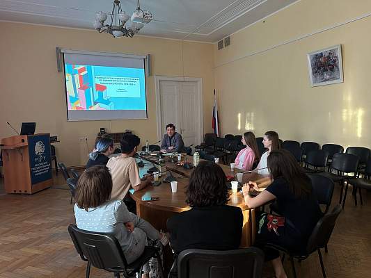 Прошло первое заседание СНС «История российского чиновничества»