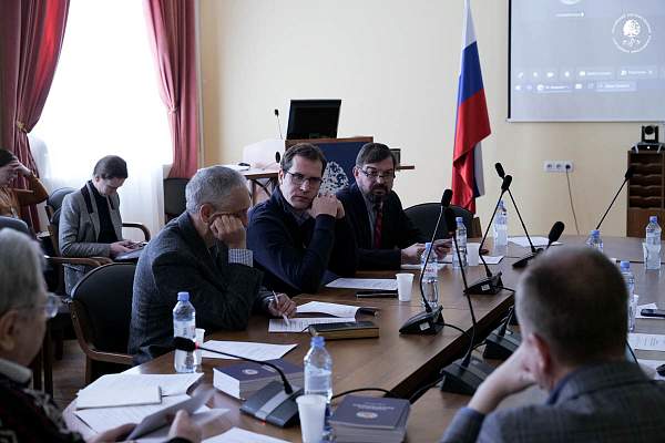 Между мечтой и реальностью: в РГГУ обсудили утопии и антиутопии современности