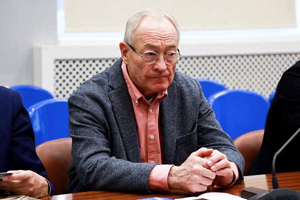 «Современное африканское искусство как реакция на постколониальную историю»
