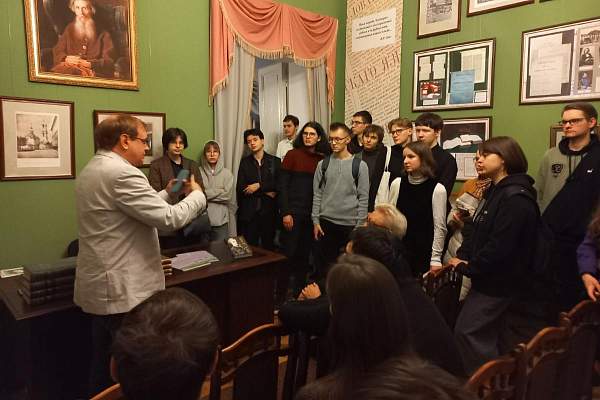  Экскурсия СНО "ВИД" в дом-музей В.И. Даля 