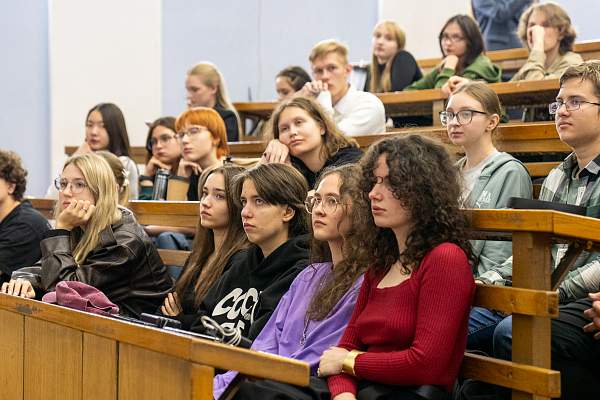 Истории, которые вдохновляют: мастер-класс «Планеты РГГУ» о силе слова