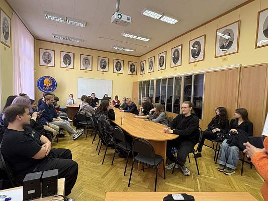В РГГУ прошёл круглый стол «От отца к сыну: нить поколений»