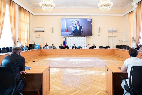 Планета РГГУ: проекты студентов программы «Обучение служением»