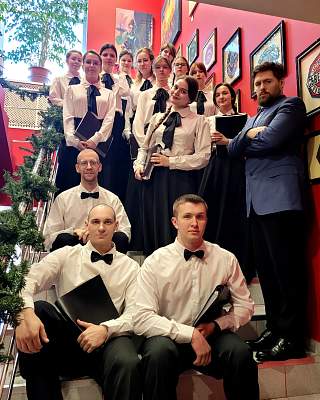 Студия академического вокала РГГУ представила новую программу в художественной галерее «Свет вокруг» 