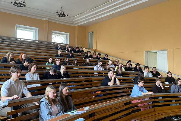 На юридическом факультете в рамках программы «Знакомство с юридической профессией» состоялась встреча с известным представителем адвокатского сообщества