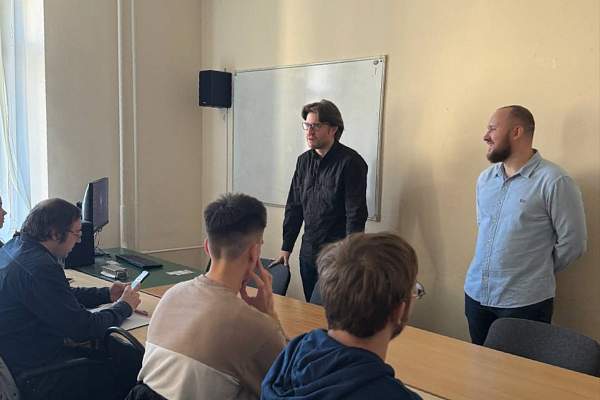 В РГГУ прошёл мастер-класс на тему «Какие качества нужны переводчику-синхронисту»