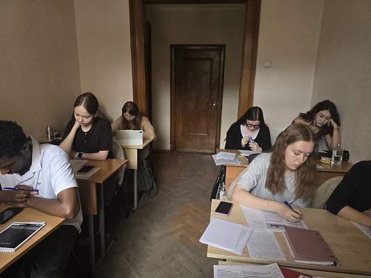 От призраков студенческих балов до лекций Умберто Эко