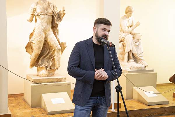 В РГГУ открылась выставка «#Новотроицк меняется: энергия города в кадре»