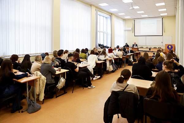 Международный футурологический форум в РГГУ объединил ведущих экспертов по развитию некоммерческих организаций и представителей университетов БРИКС + и СНГ