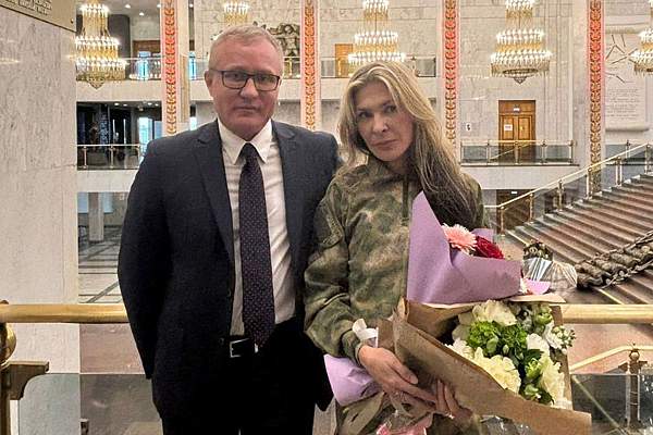 Студенты юридического факультета РГГУ посетили открытие выставки художницы Юлии Толстоусовой «Люди, опаленные войной» в Музее Победы